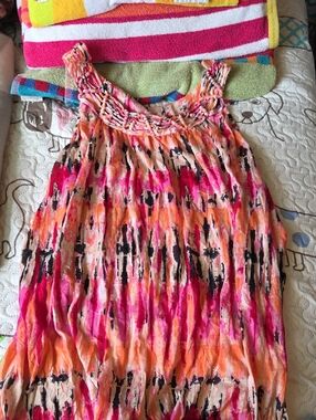 White Stag Sleeveless Crinkle Top in Pink and Orange Print